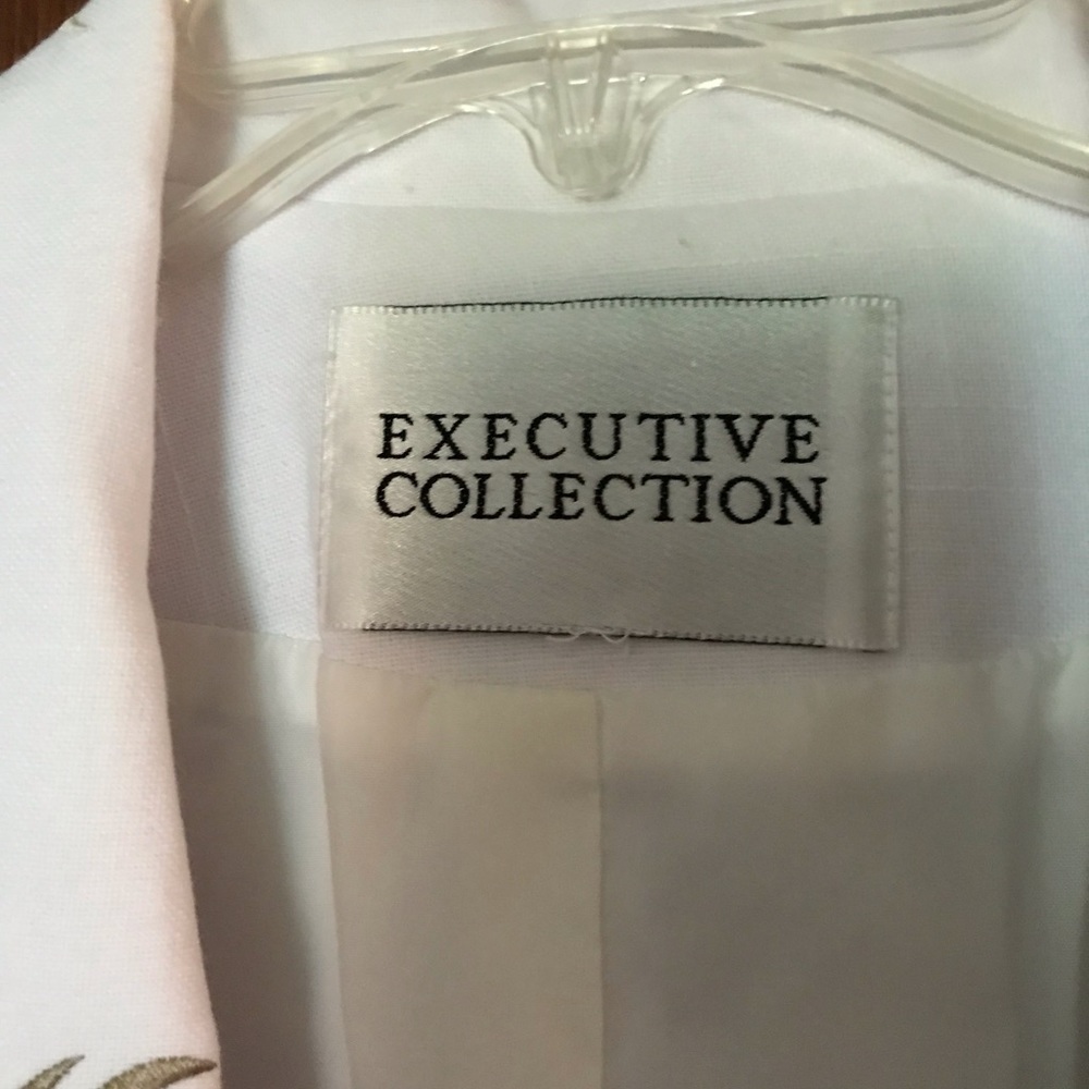 Executive Collection White Suit with Jacket and matching skirt, peach embroidery - Picture 2 of 8